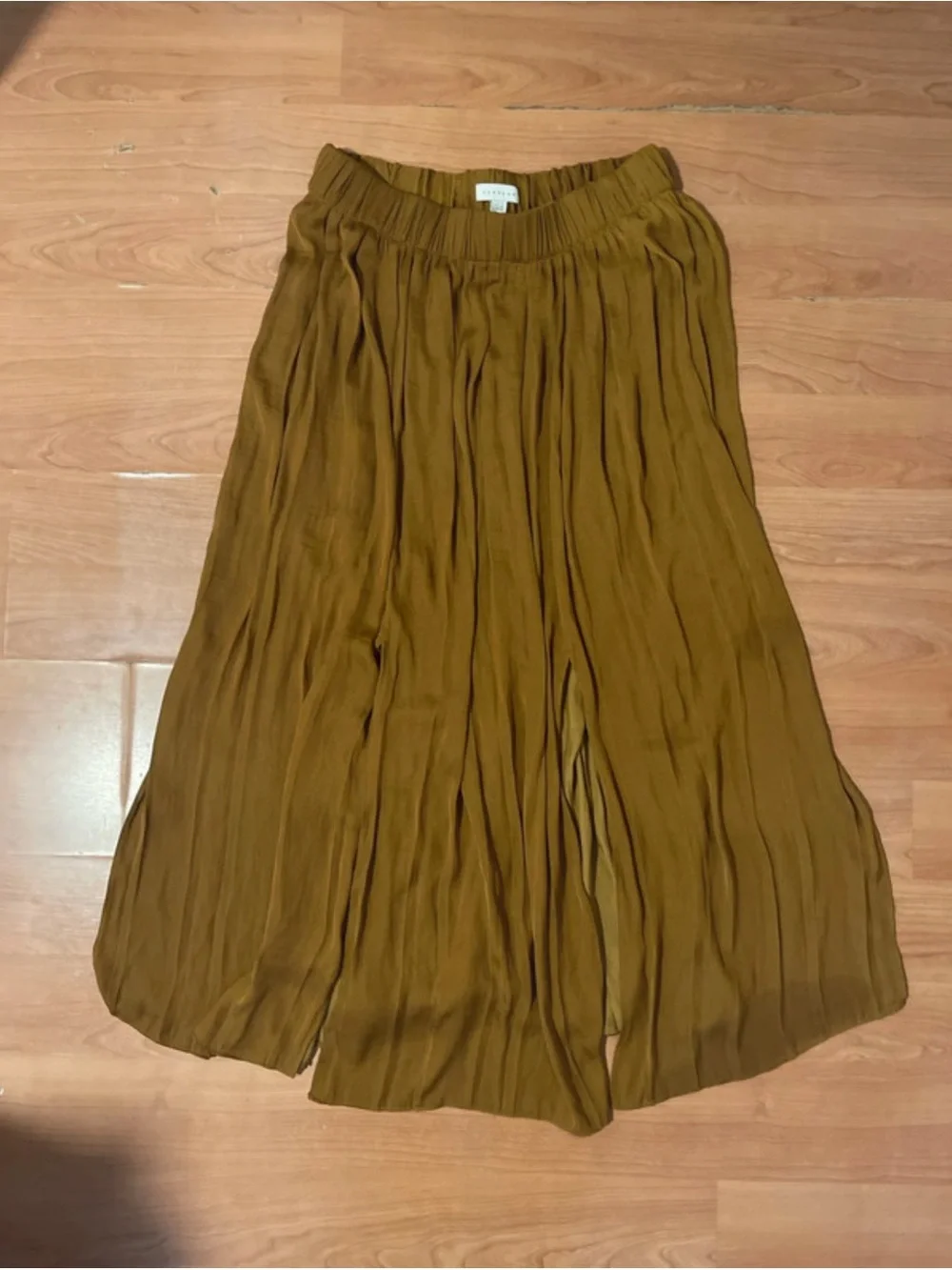 Maxi skirt with slits